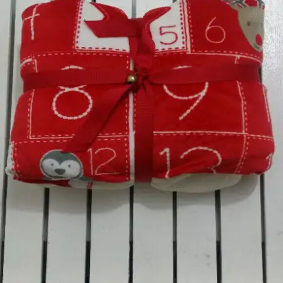 New Soft Plush Baby Blanket with Christmas Advent Calendar - Picture 3 of 3